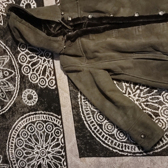 Jacket - Picture 3 of 5